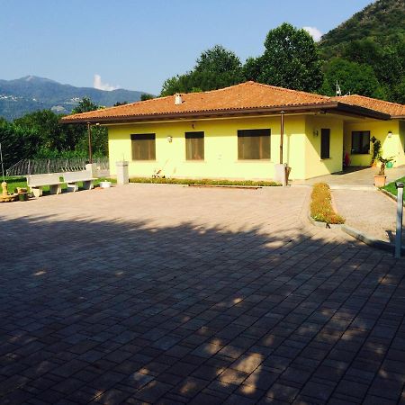 Villa Althea Ronago Esterno foto