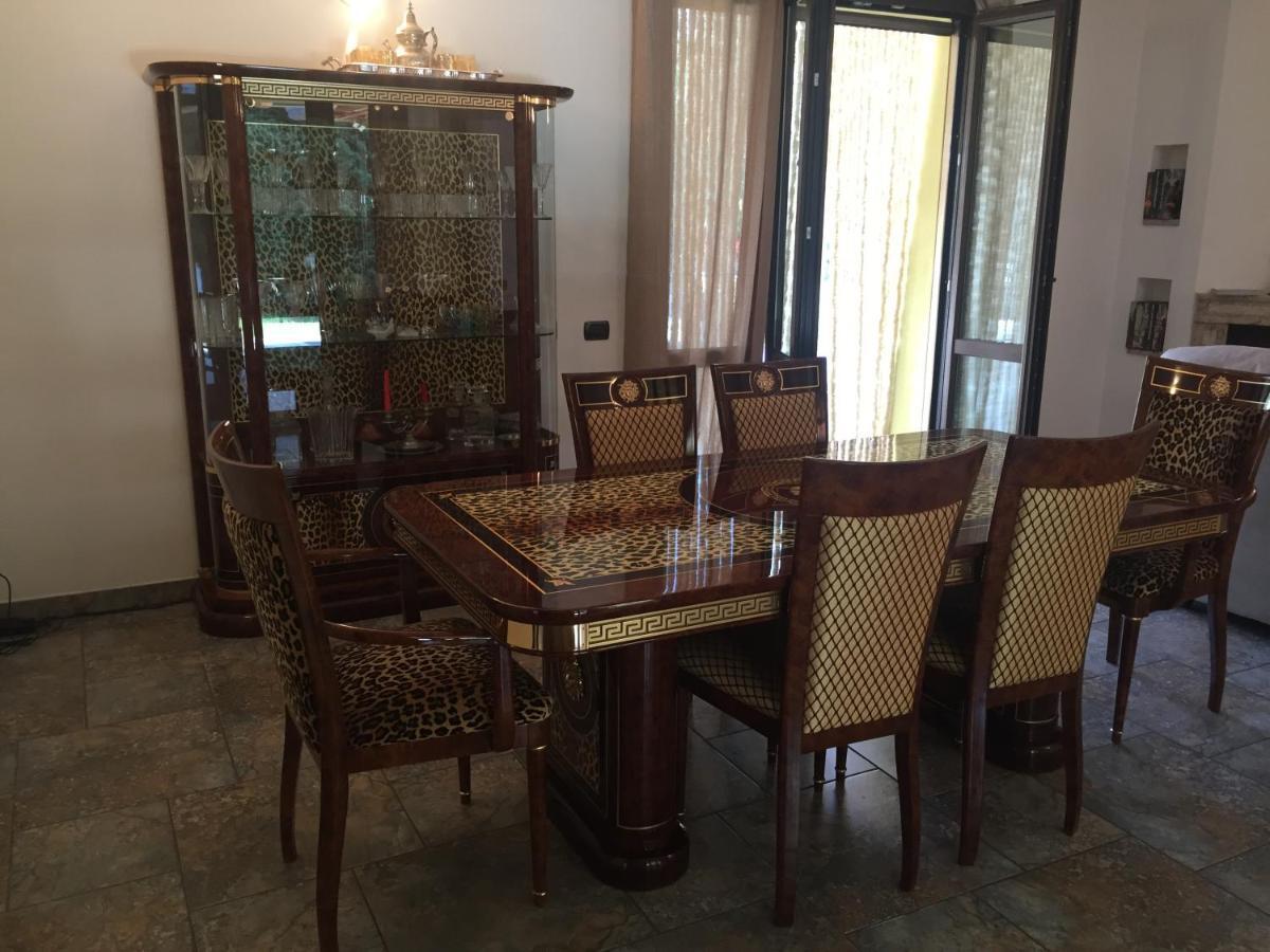 Villa Althea Ronago Esterno foto