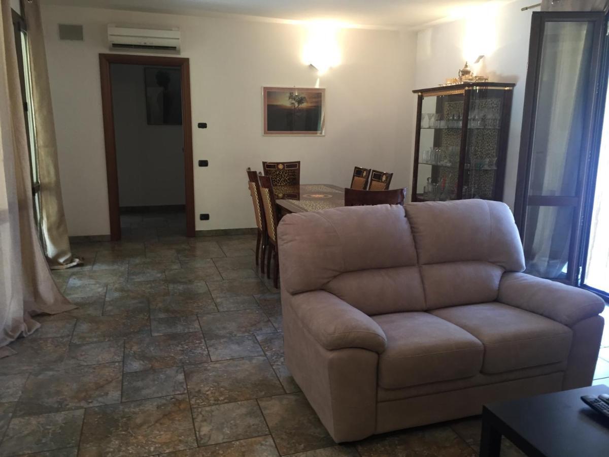 Villa Althea Ronago Esterno foto