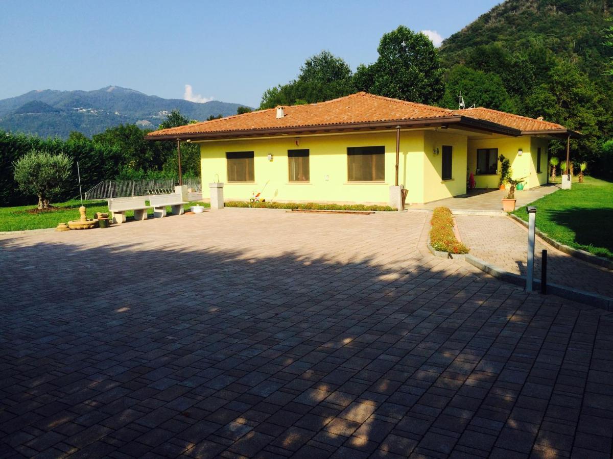 Villa Althea Ronago Esterno foto