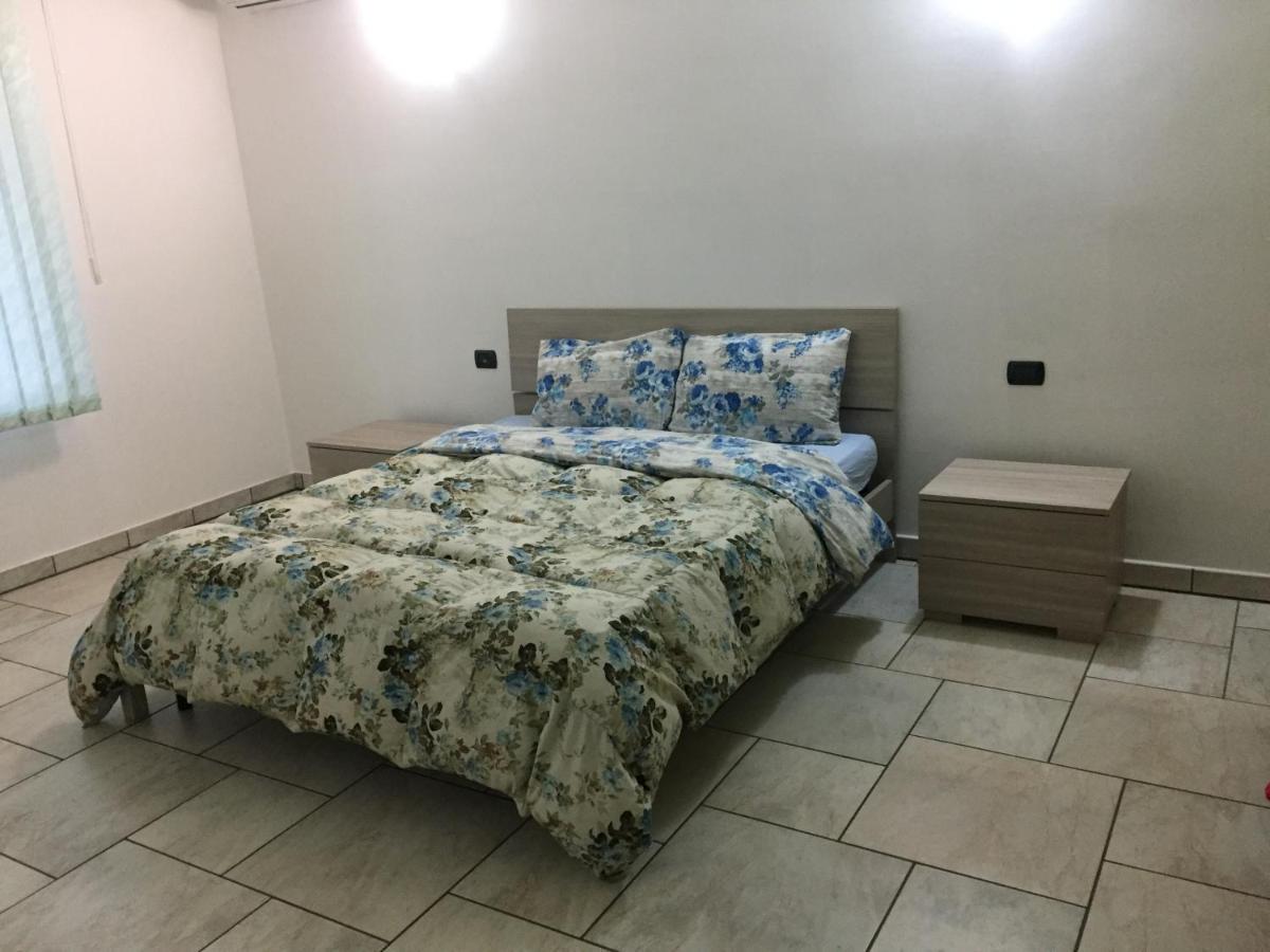 Villa Althea Ronago Esterno foto