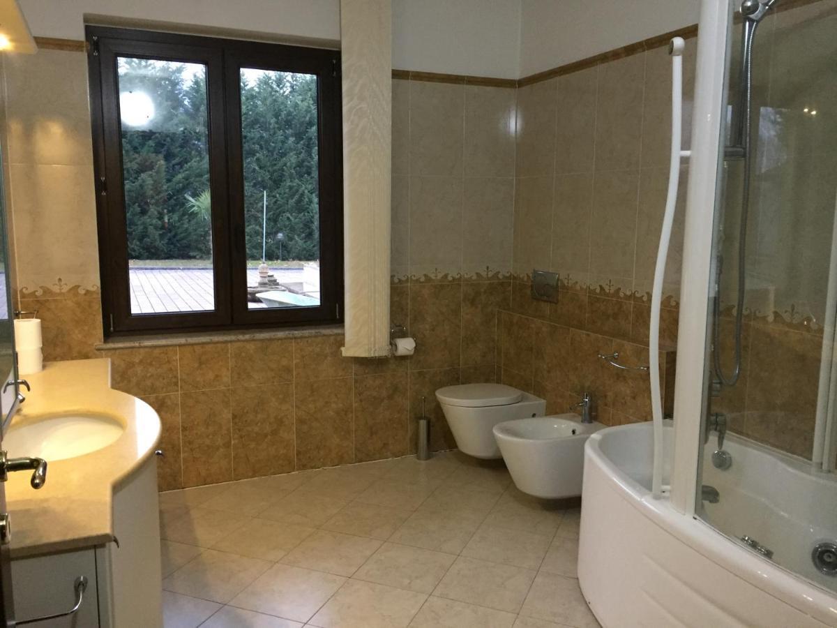 Villa Althea Ronago Esterno foto