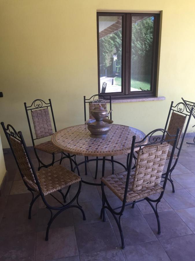Villa Althea Ronago Esterno foto