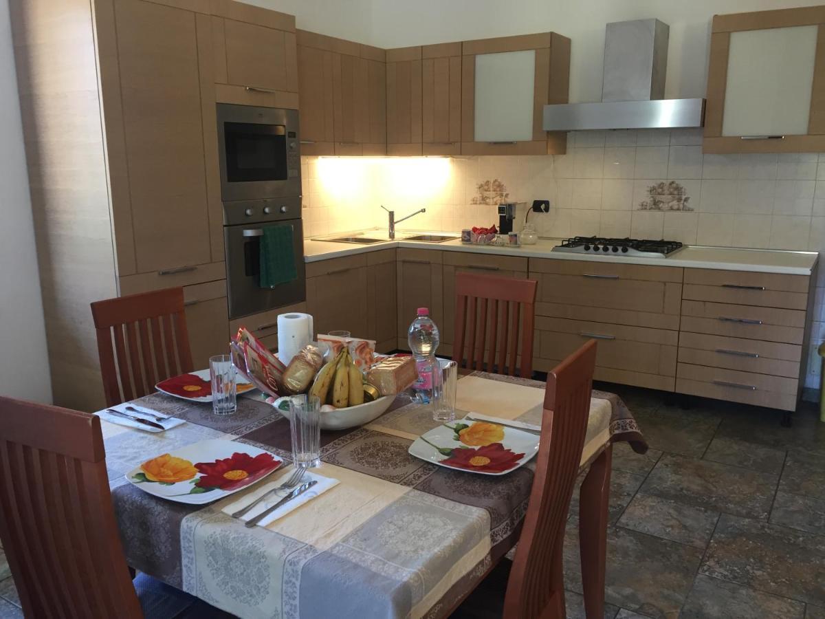 Villa Althea Ronago Esterno foto