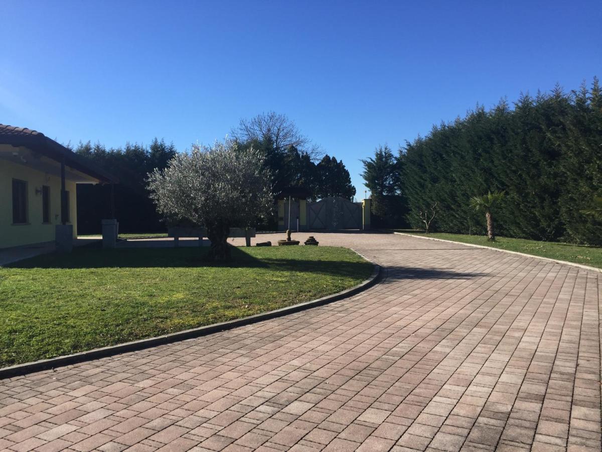 Villa Althea Ronago Esterno foto