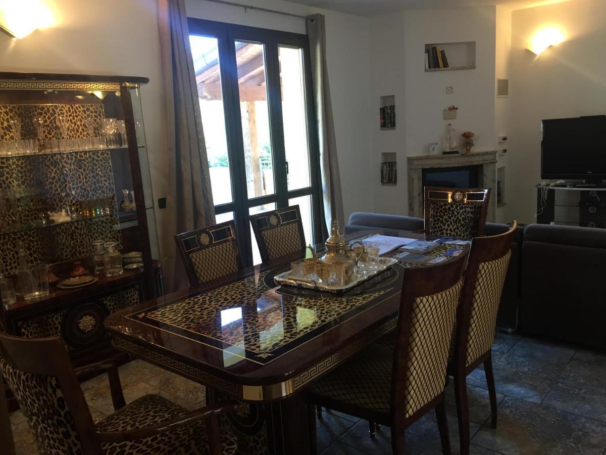 Villa Althea Ronago Esterno foto