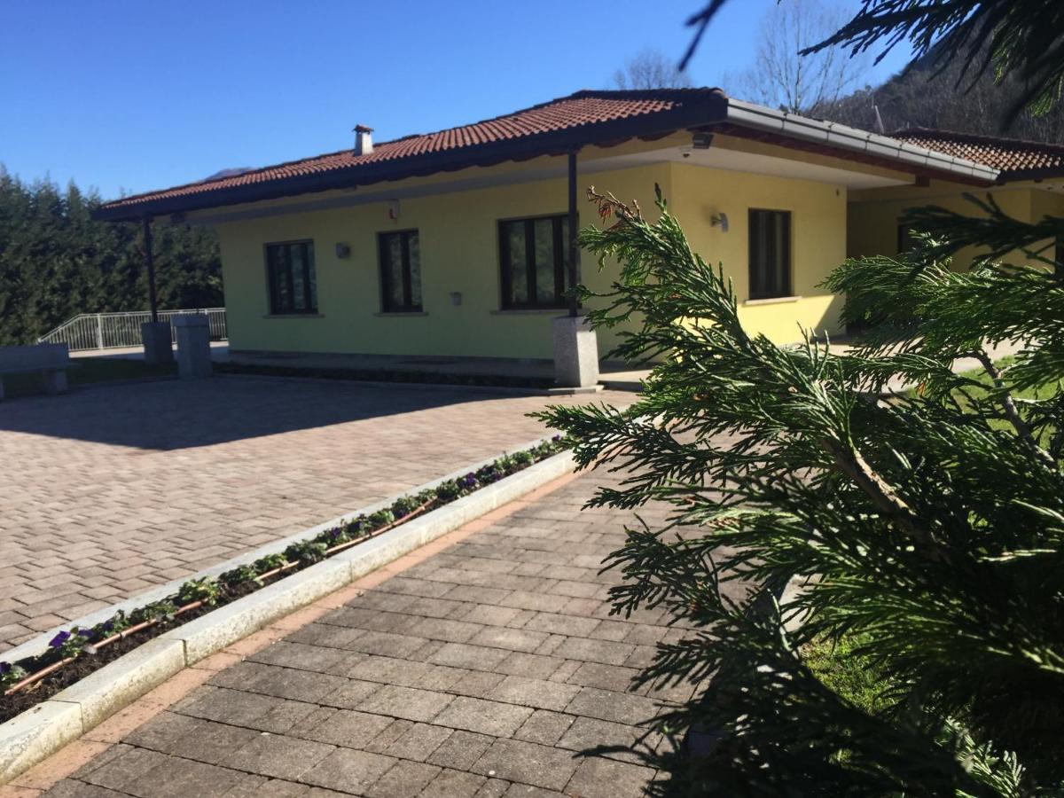Villa Althea Ronago Esterno foto