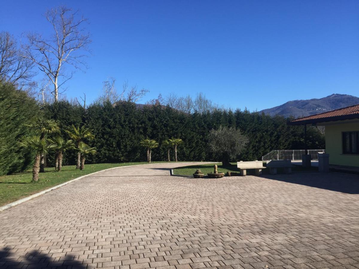 Villa Althea Ronago Esterno foto