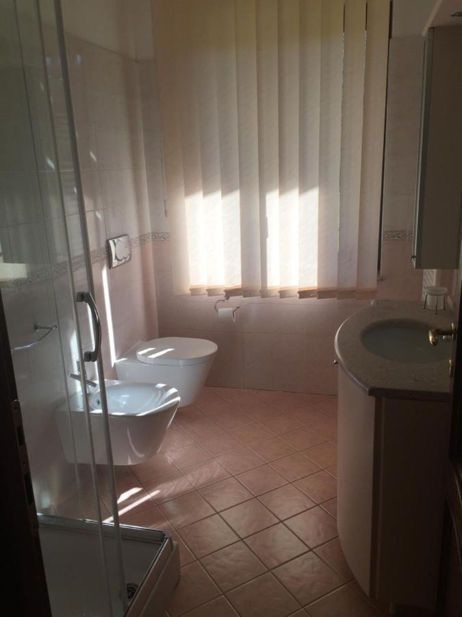 Villa Althea Ronago Esterno foto