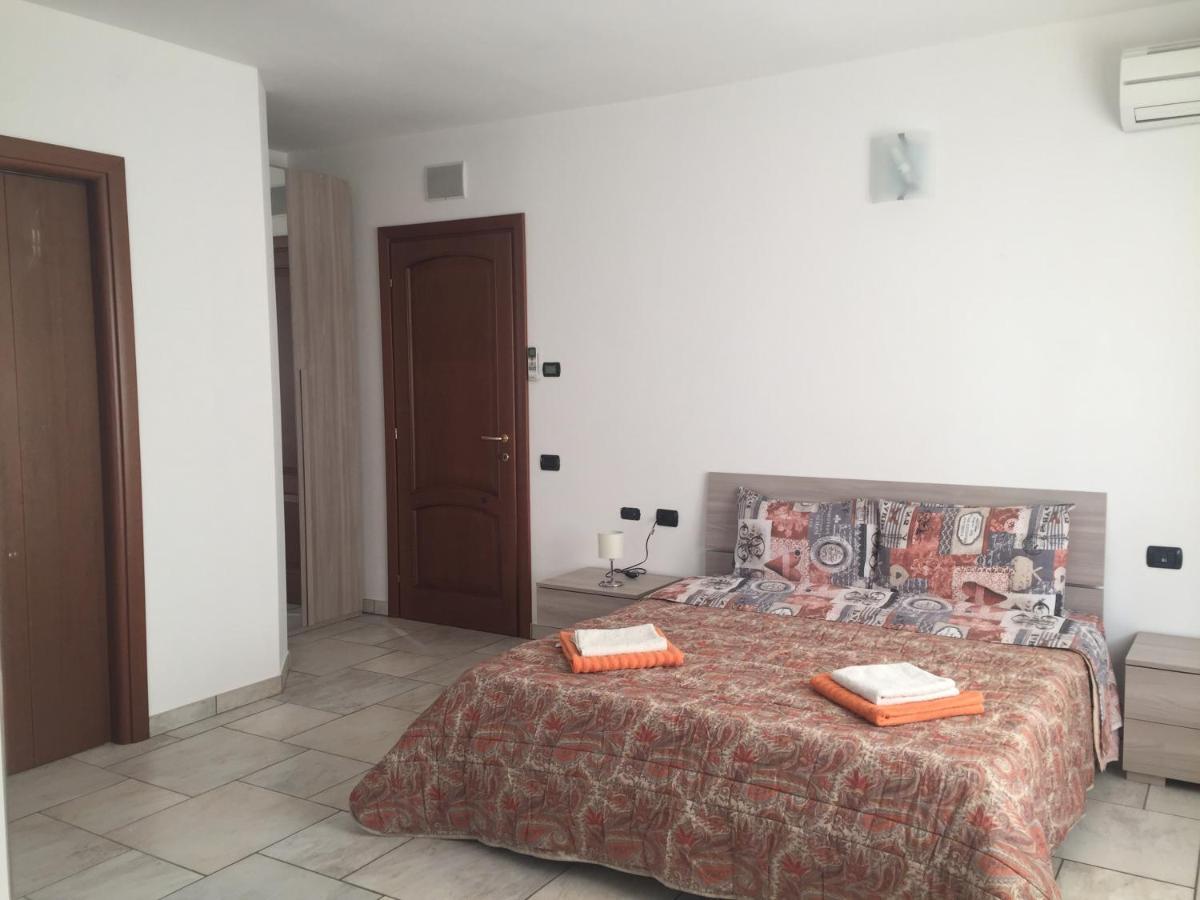 Villa Althea Ronago Esterno foto