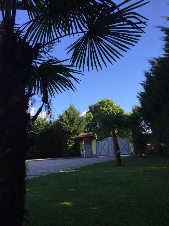 Villa Althea Ronago Esterno foto