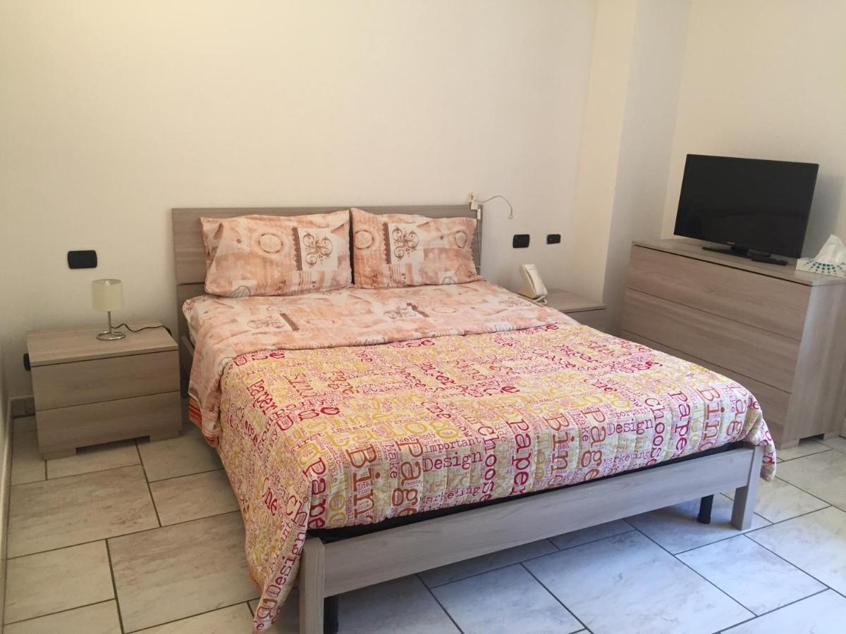 Villa Althea Ronago Esterno foto